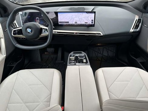 Used 2026 BMW iX xDrive45 image 18