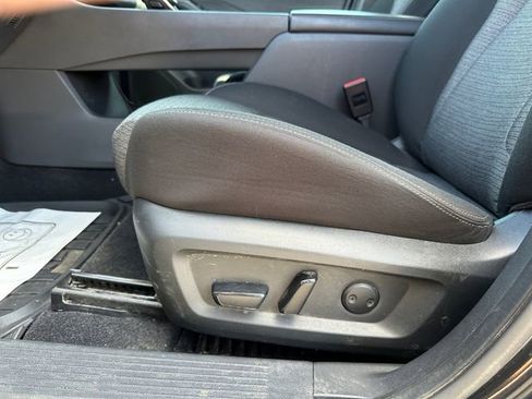 Used 2022 Nissan Rogue SV FWD image 20