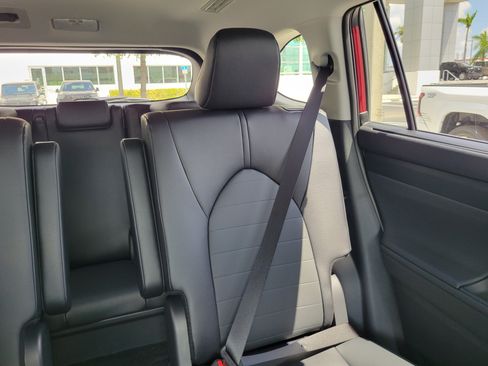 Used 2026 Toyota Highlander XLE image 22
