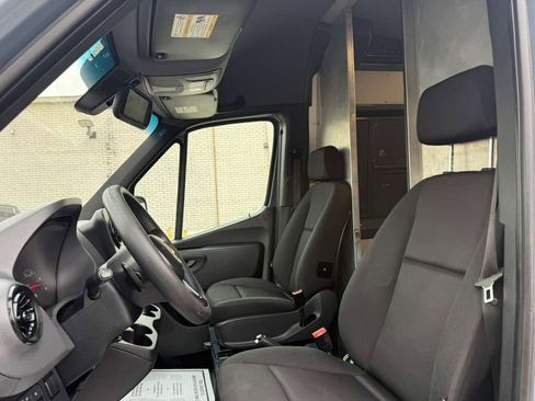 Used 2019 Mercedes-Benz Sprinter 144 image 20