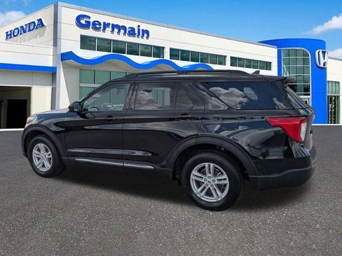 Used 2023 Ford Explorer XLT AWD/4WD image 7