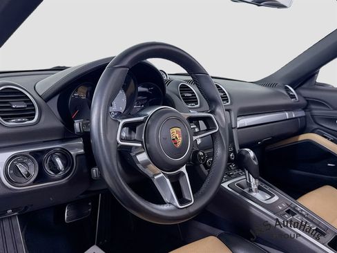 Used 2018 Porsche 718 Boxster S image 9