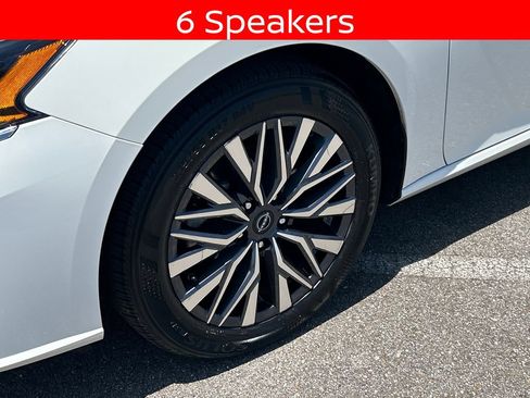 Used 2025 Nissan Altima 2.5 SV FWD image 11