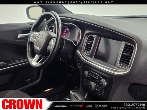 Used 2017 Dodge Charger SXT w/ Driver Confidence Group image 11