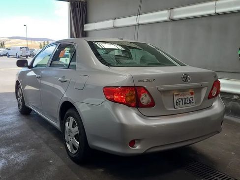 Used 2009 Toyota Corolla LE w/ All Weather Guard Pkg FWD image 3
