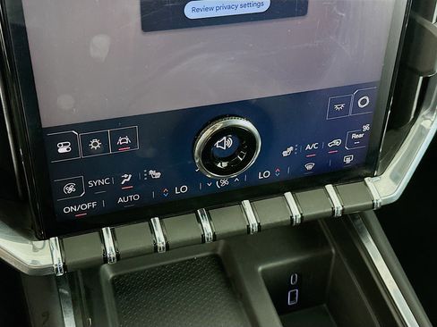 Used 2025 GMC Acadia Elevation image 23