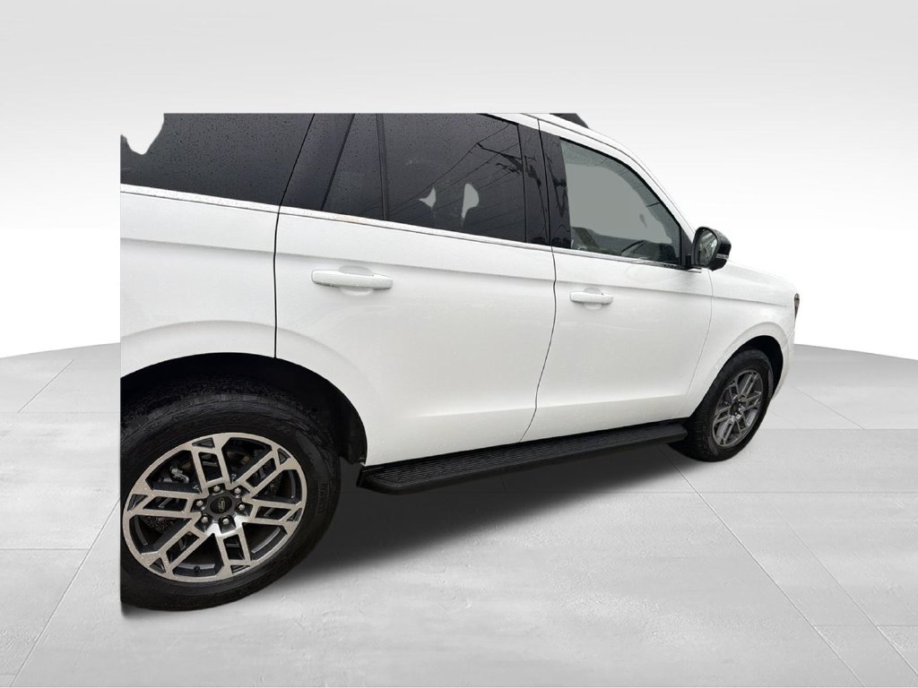 Certified 2025 Ford Expedition Active AWD/4WD image 11