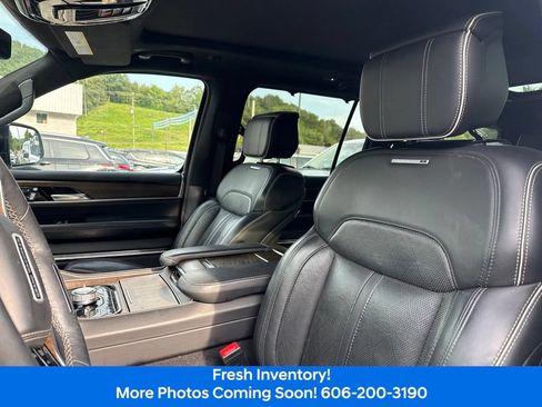 Used 2023 Jeep Grand Wagoneer Series II AWD/4WD image 8