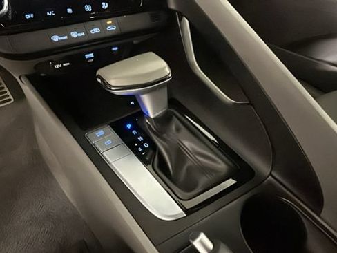Used 2025 Hyundai Elantra Sport FWD image 21