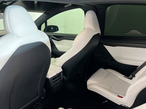 Used 2021 Tesla Model X Performance image 19