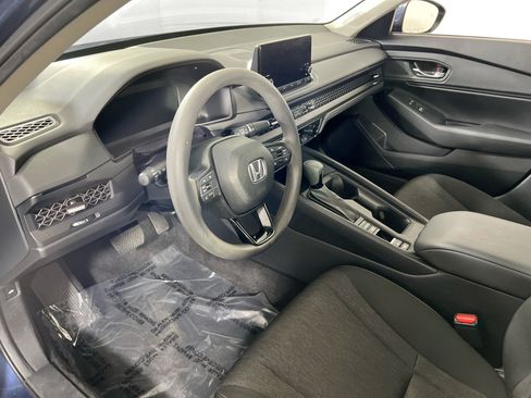 Used 2023 Honda Accord EX image 9