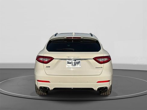 Used 2018 Maserati Levante S GranSport image 5