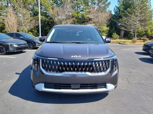 New 2026 Kia Carnival FWD image 2