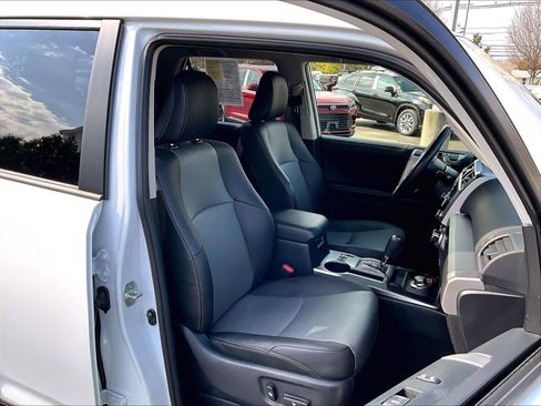 Used 2024 Toyota 4Runner SR5 Premium image 17