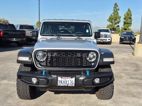 Used 2024 Jeep Wrangler Unlimited AWD/4WD image 2
