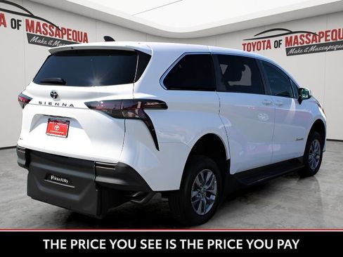 Used 2026 Toyota Sienna LE FWD image 6