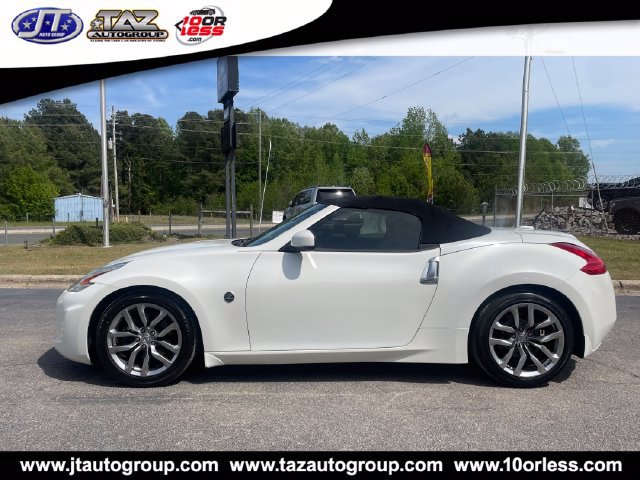 Used 2013 Nissan 370Z Roadster RWD image 3