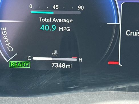 Used 2025 Toyota Camry XLE FWD image 4