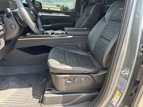 Used 2025 Cadillac Escalade Sport Platinum w/ LPO, ONYX Package AWD/4WD image 21