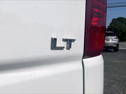 Used 2023 Chevrolet Silverado 1500 LT AWD/4WD image 25