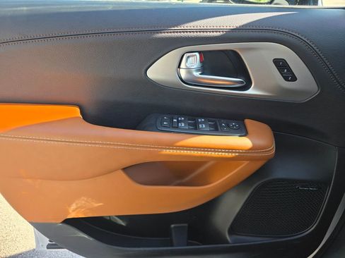 New 2026 Chrysler Pacifica Pinnacle w/ Trailer Tow Group image 16