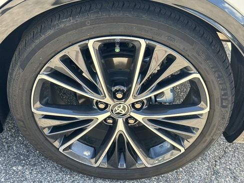 Used 2024 Toyota Prius XLE FWD image 13