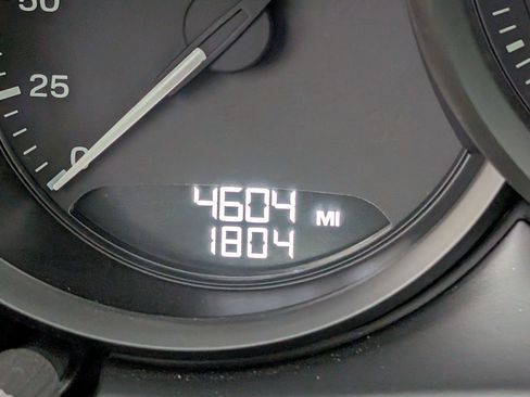 Certified 2025 Porsche Macan image 24