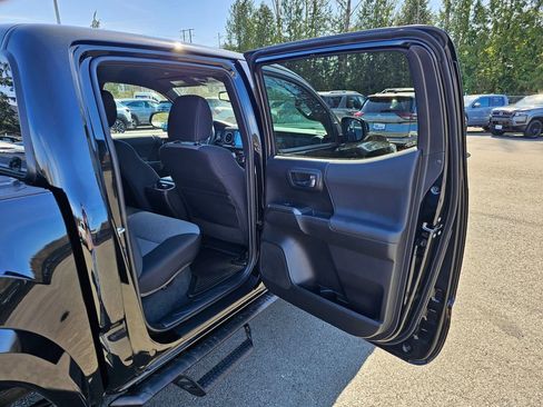 Used 2021 Toyota Tacoma TRD Sport AWD/4WD image 25