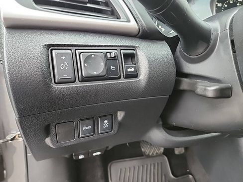Used 2019 Nissan Sentra SR w/ Premium Package (SR) FWD image 12