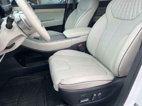 Certified 2025 Hyundai Palisade Limited FWD image 23