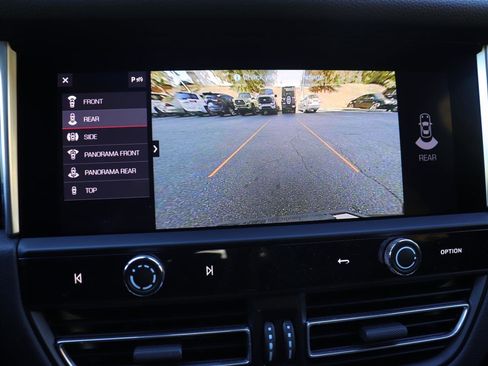 Used 2024 Porsche Macan image 31