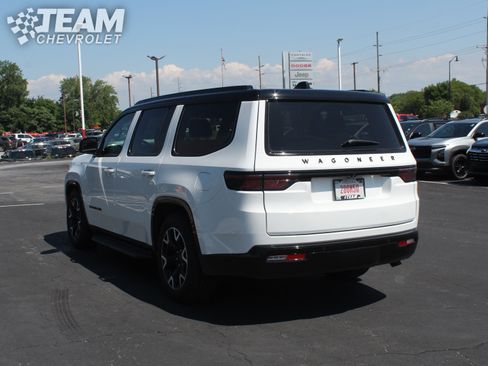 Used 2025 Jeep Wagoneer Series II AWD/4WD image 6