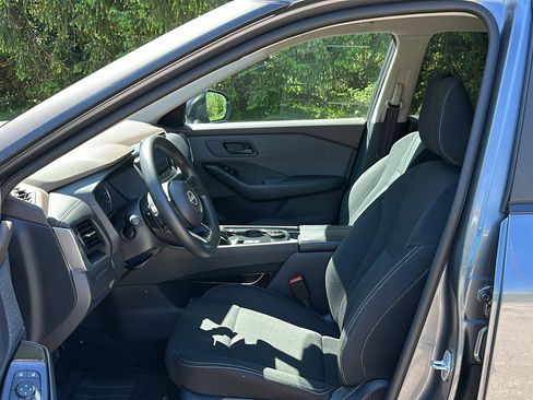 Certified 2023 Nissan Rogue S image 11