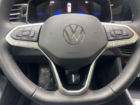 Used 2025 Volkswagen Jetta SE w/ Sunroof Package image 56