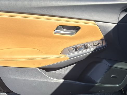 Certified 2024 Nissan Sentra SV w/ SV Premium Package FWD image 6