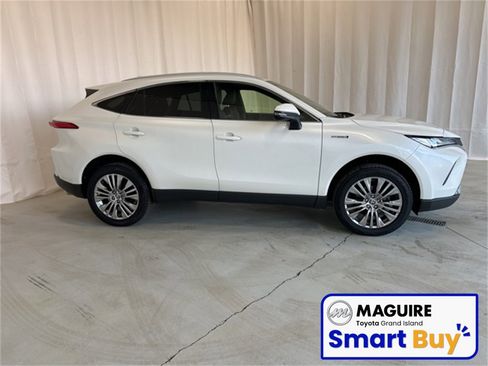 Used 2021 Toyota Venza Limited w/ Advanced Technology Package image 2