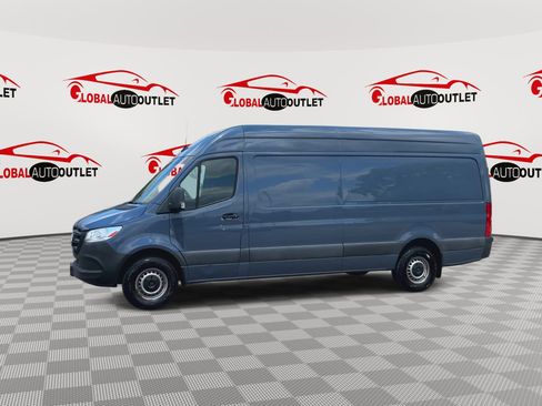 Used 2021 Mercedes-Benz Sprinter 2500 image 5