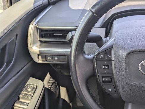 Used 2025 Toyota Prius LE FWD image 22