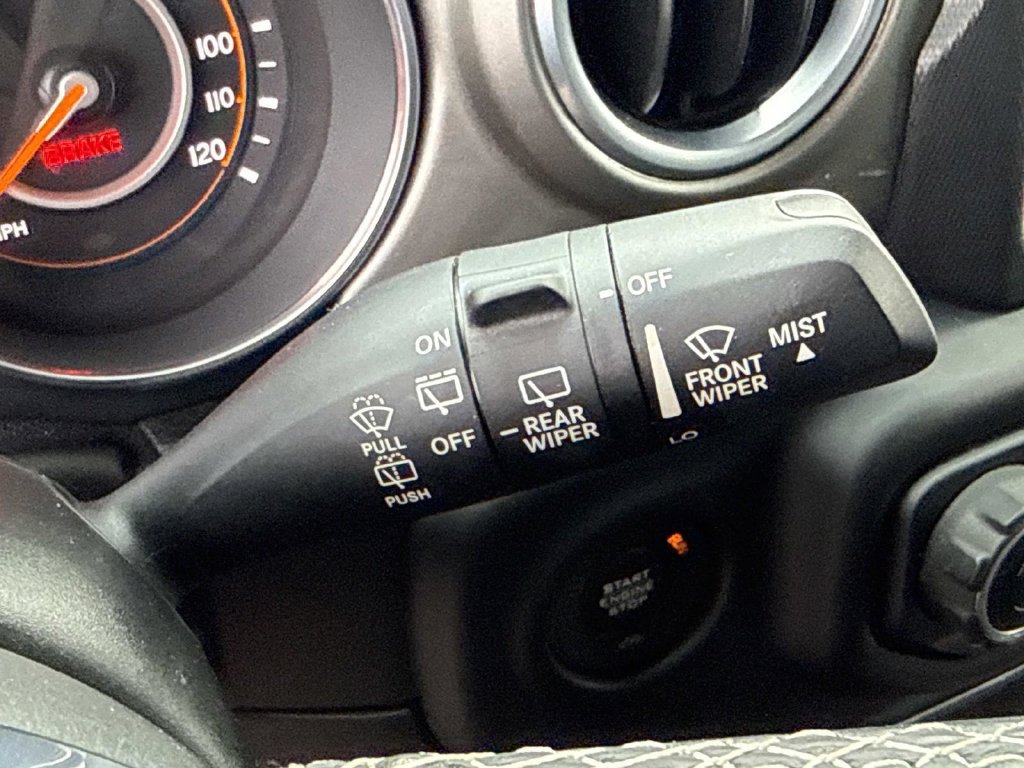 Used 2018 Jeep Wrangler Unlimited Sahara AWD/4WD image 21