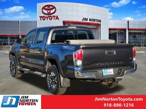 Used 2020 Toyota Tacoma TRD Off-Road image 8