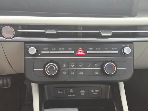 Used 2025 Hyundai Tucson SE AWD/4WD image 12