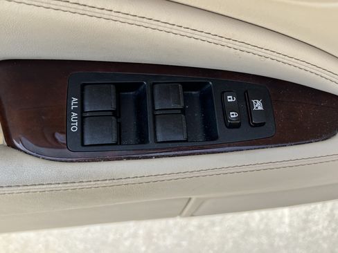 Used 2017 Lexus LS 460 L w/ Ultra Luxury Package RWD image 15