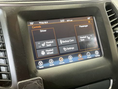 Used 2019 Jeep Cherokee Latitude Plus AWD/4WD image 19