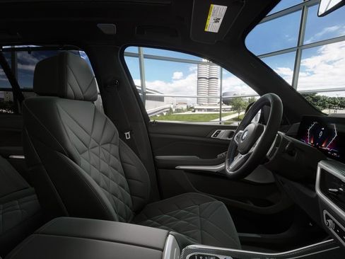 Used 2026 BMW X5 M60i image 36