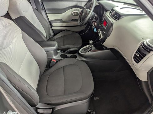Used 2016 Kia Soul image 31