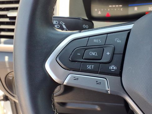 Certified 2023 Volkswagen Atlas Cross Sport SE AWD/4WD image 31