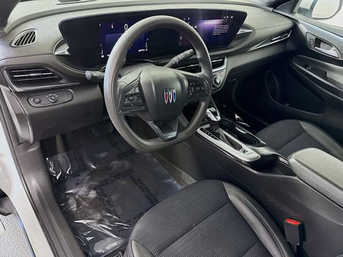 Used 2024 Buick Envista Preferred FWD image 23