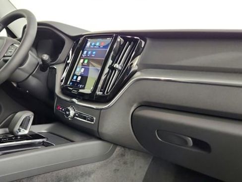 Certified 2025 Volvo XC60 T8 Core w/ Protection Package Premier AWD/4WD image 32