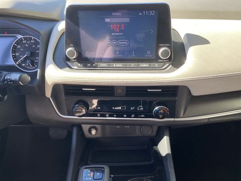 Used 2024 Nissan Rogue SV AWD/4WD image 24