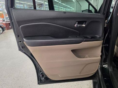 Used 2020 Honda Pilot Touring image 28